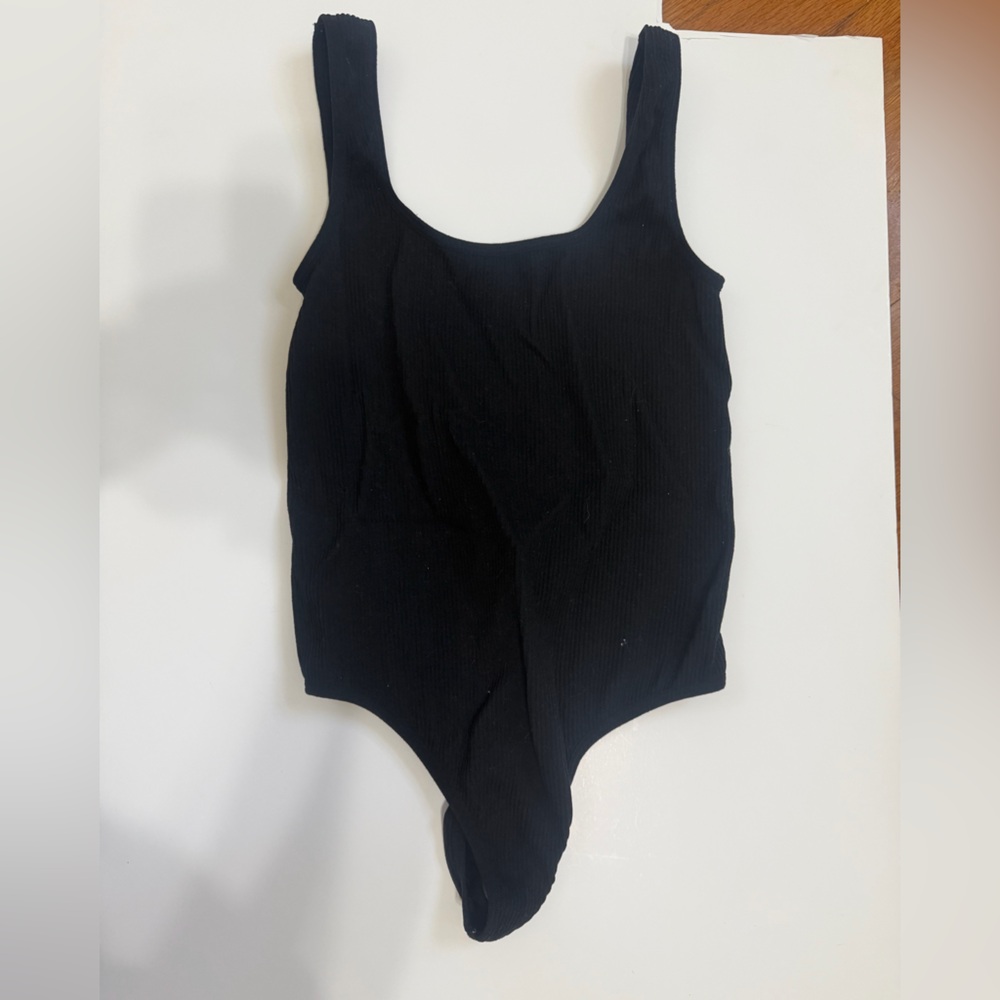 Colsie Black Ribbed Scoop Neck Bodysuit